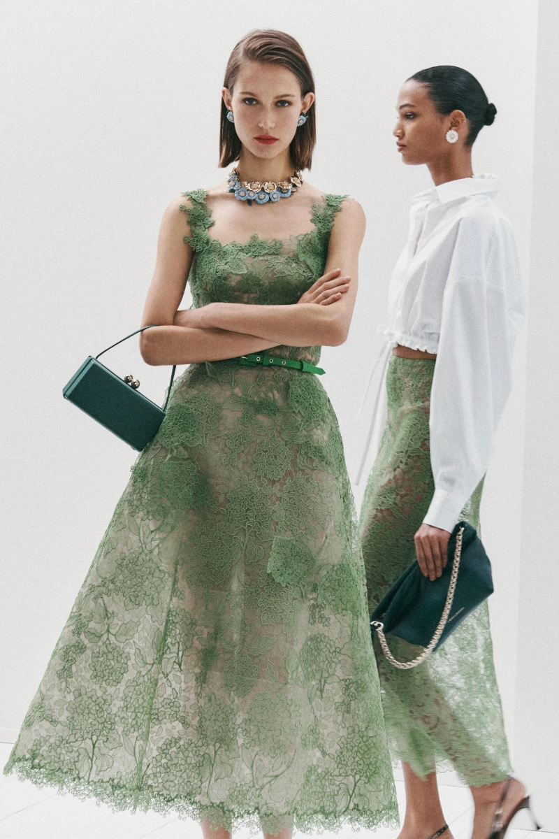 00031-carolina-herrera-prefall-2026-credit-brand.webp
