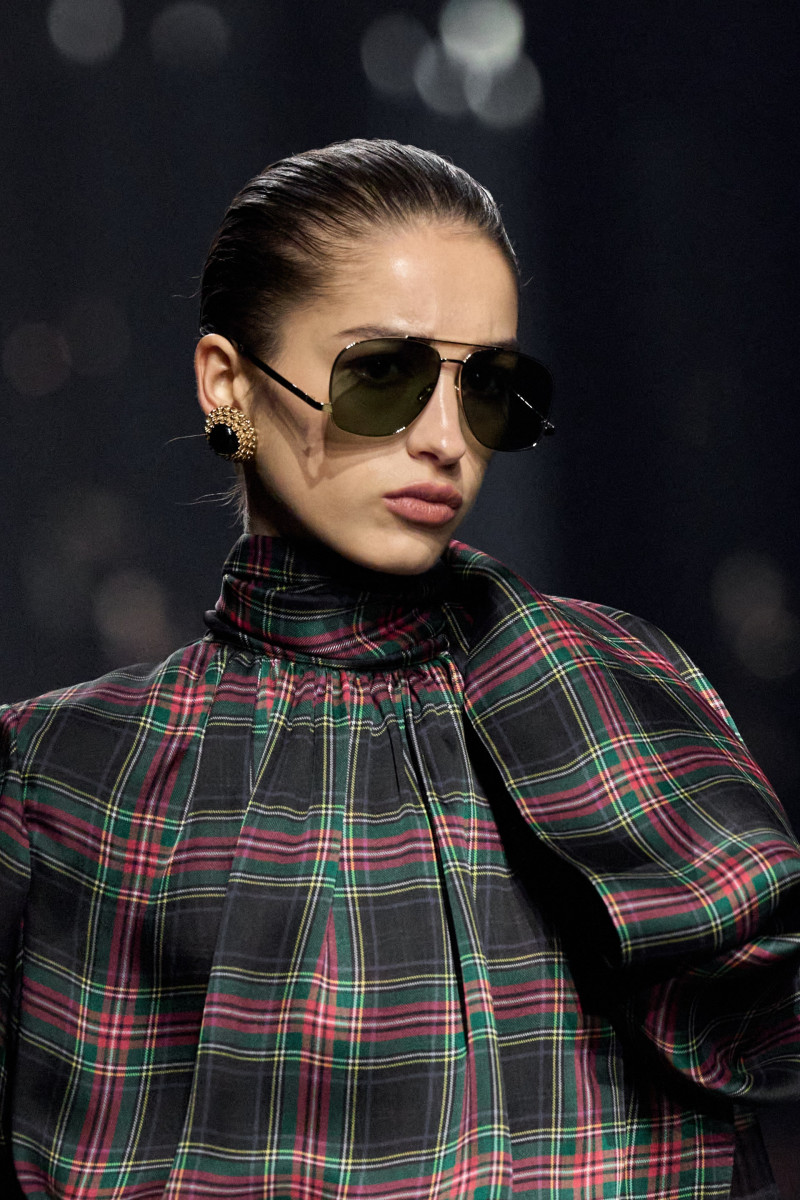 00064-saint-laurent-fall-2023-ready-to-wear-details-credit-gorunway.jpg