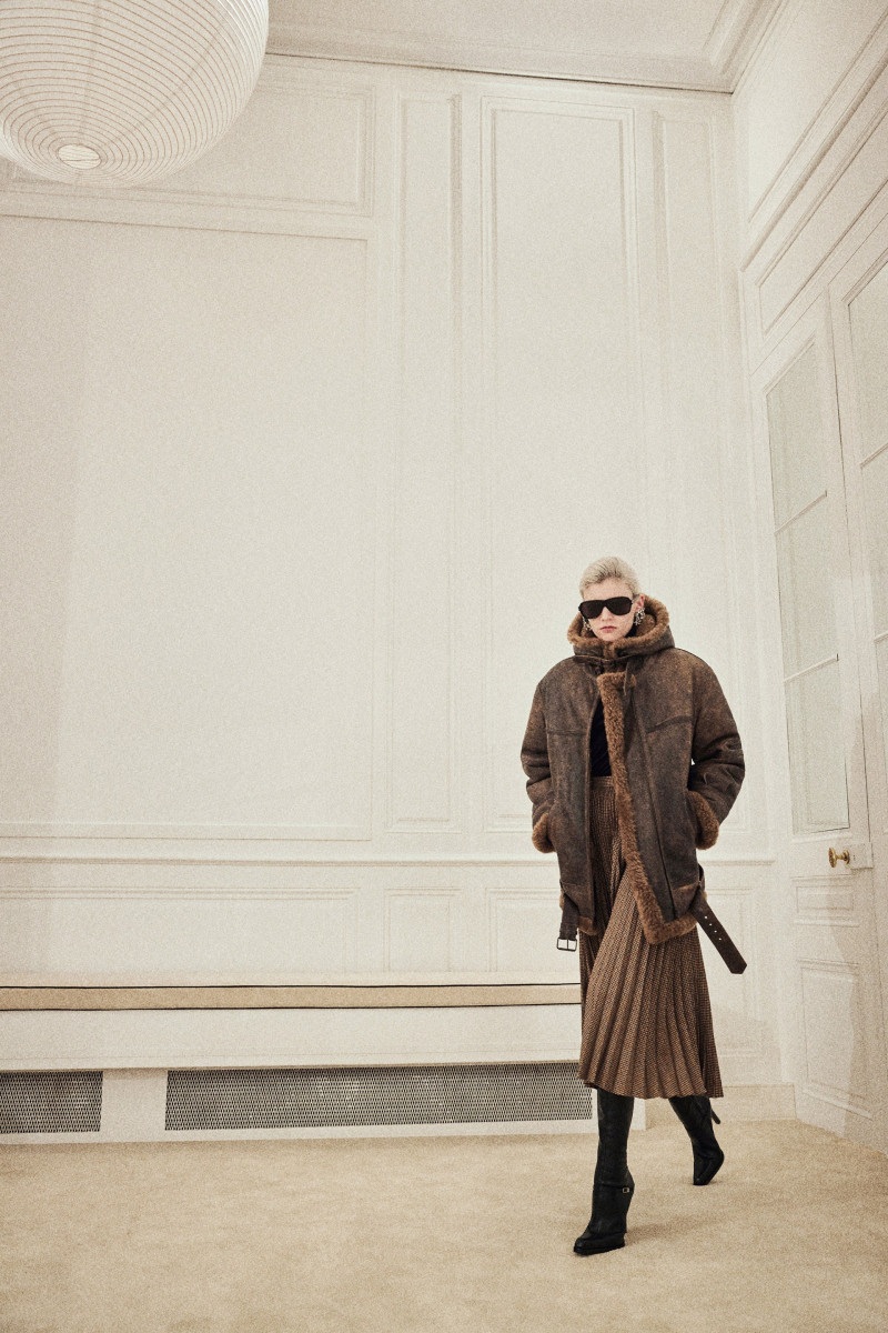 00029-saint-laurent-pre-fall-2023-credit-brand.jpg