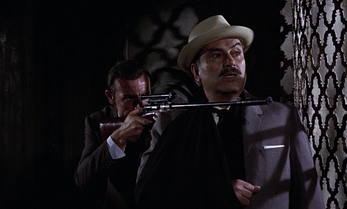 Iz.Rossii.S.Lyubovyu.1963.HDRip-AVC.ExKinoRay.mkv_snapshot_00.50.37.493.png