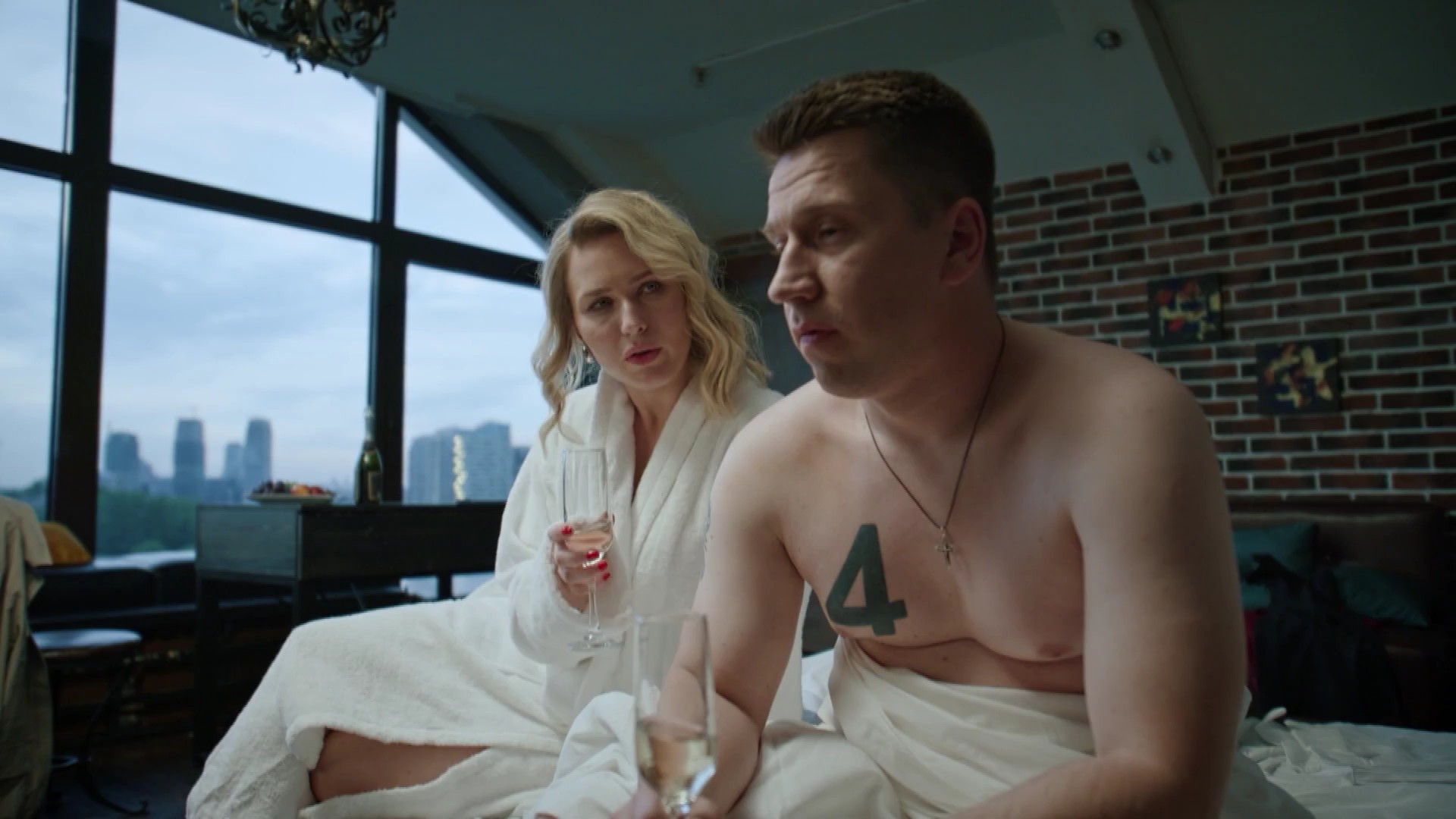 Vragi.S01.E07.2026.WEB-DL.1080p.ExKinoRay (03).jpg