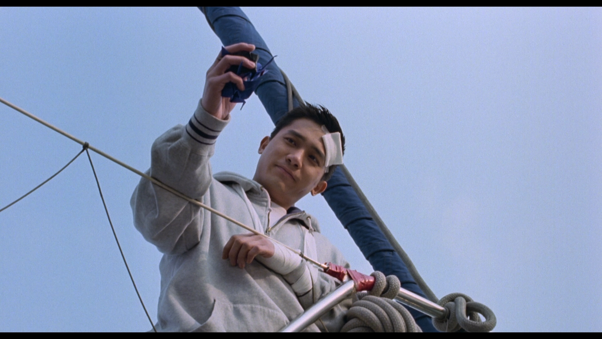 Hard Boiled_1992г_Tony Leung  Chow Yun-Fat.mkv_20260603_235437.184.png