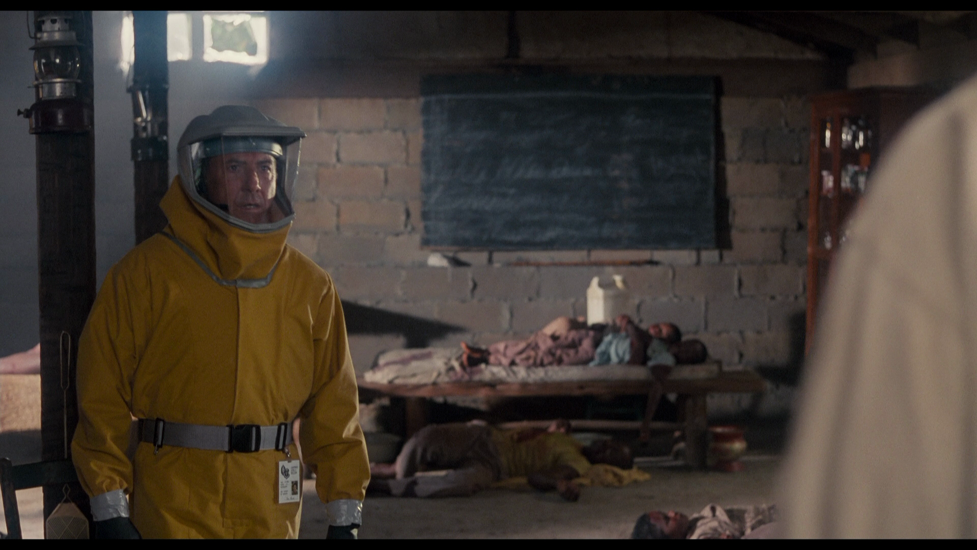 Outbreak.1995.Shout.Factory.BDRemux.1080p.mkv_20260613_105337.058.png