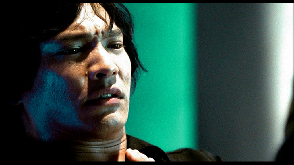 Timecop - The Berlin Decision (2003)_DVDRemux_.mkv_snapshot_00.42.53.000.png