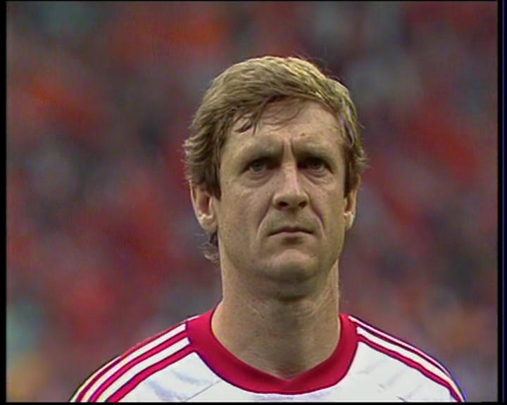 UEFA.Euro.1988.06.12.NED-USSR.576p25.EN.mkv_000151680.png