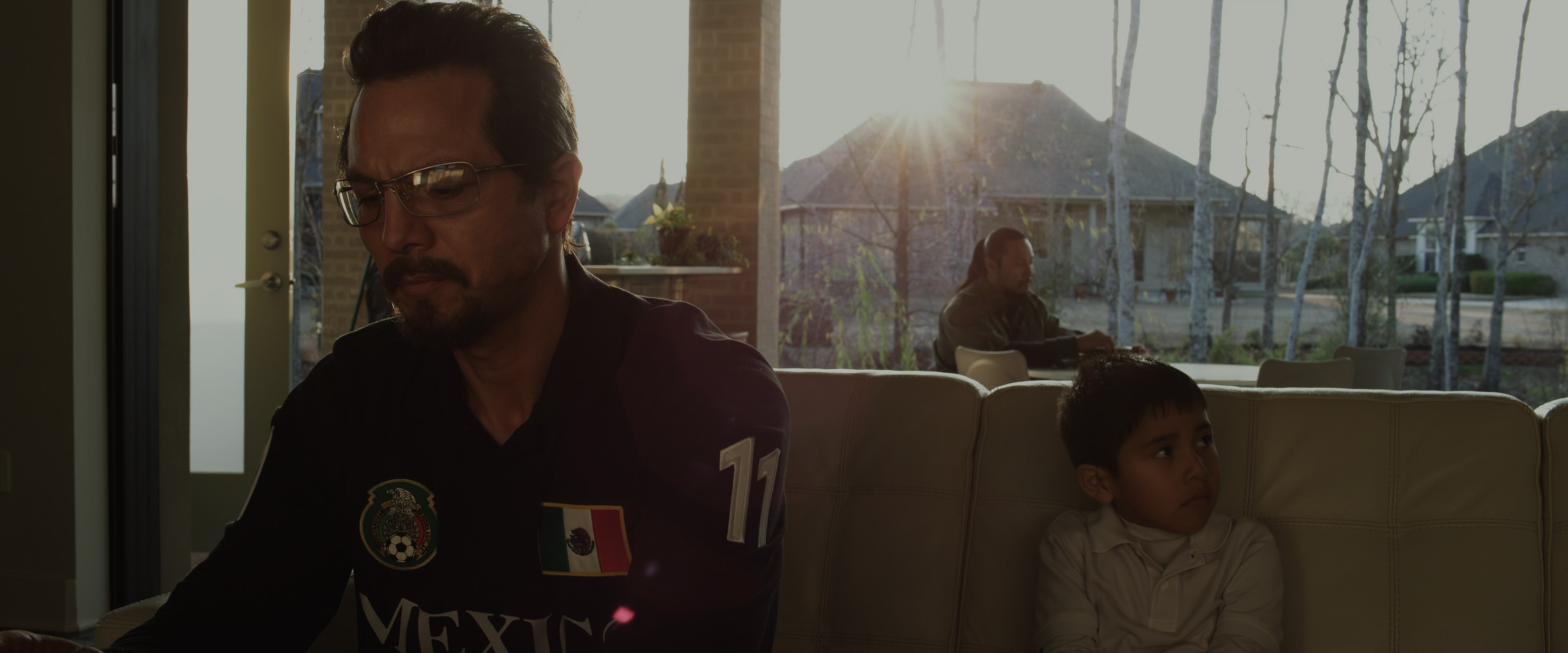 Snitch (2013) BDRip 2160p-NVENC 10 bit [HDR].mkv_snapshot_01.33.45.615.jpg