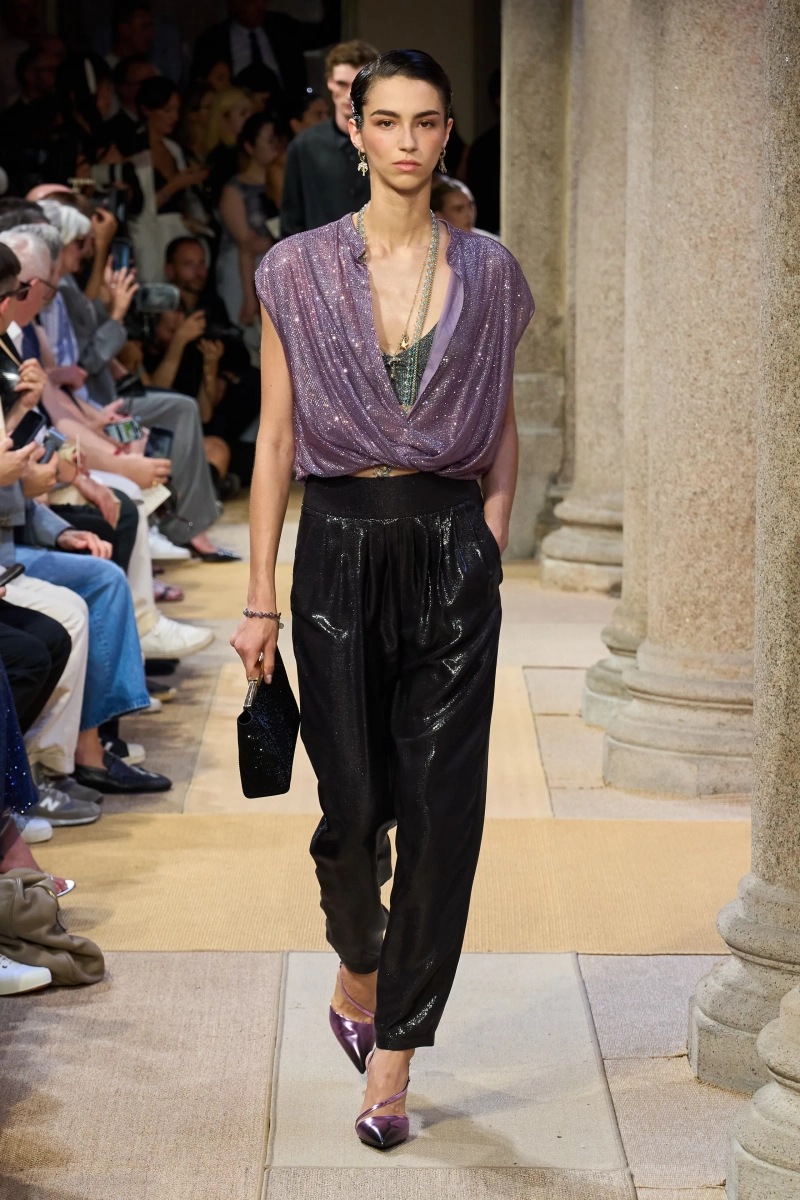 00029-giorgio-armani-resort-2027-credit-gorunway.webp