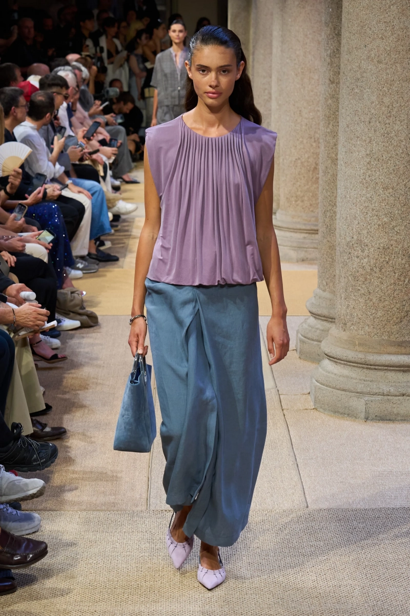 00025-giorgio-armani-resort-2027-credit-gorunway.webp