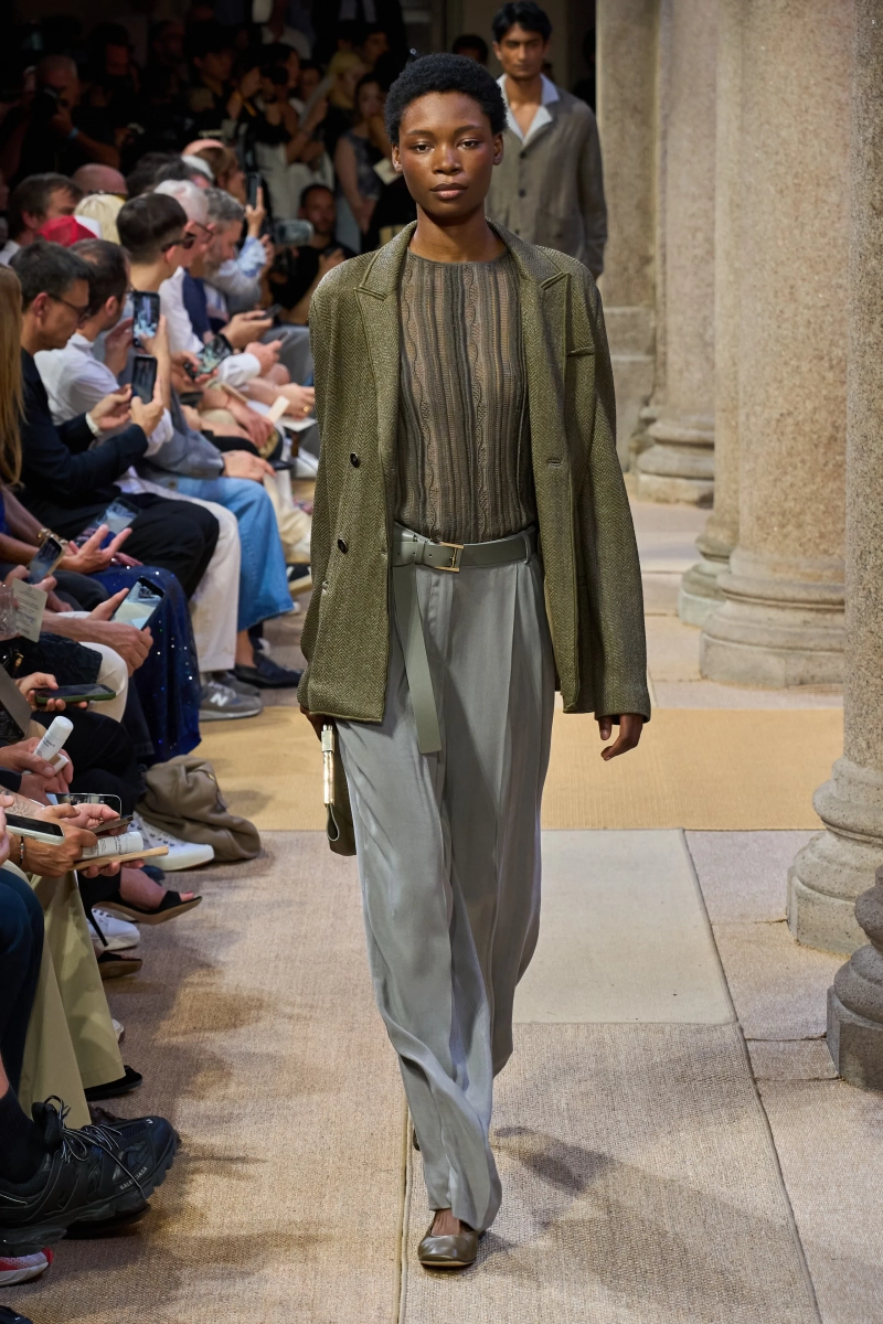 00056-giorgio-armani-spring-2027-menswear-credit-gorunway.webp