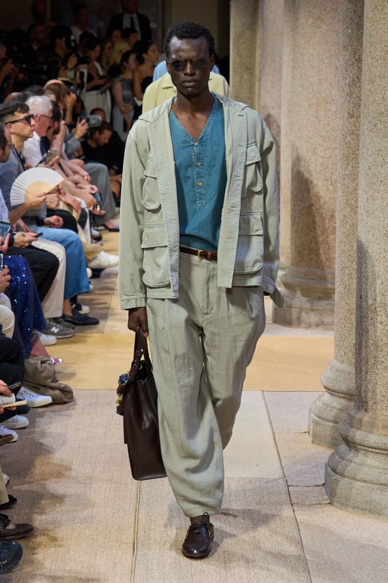 00099-giorgio-armani-spring-2027-menswear-credit-gorunway.webp