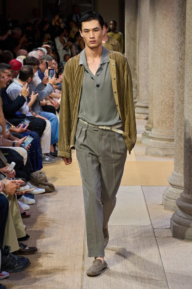 00049-giorgio-armani-spring-2027-menswear-credit-gorunway.webp