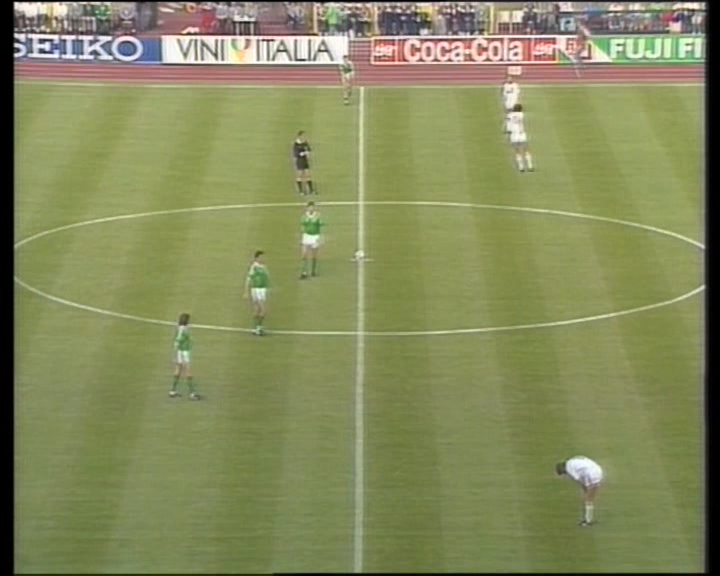 UEFA.Euro.1988.06.15.IRL-USSR.576p25.EN.ES.INT.mkv_000390120.png