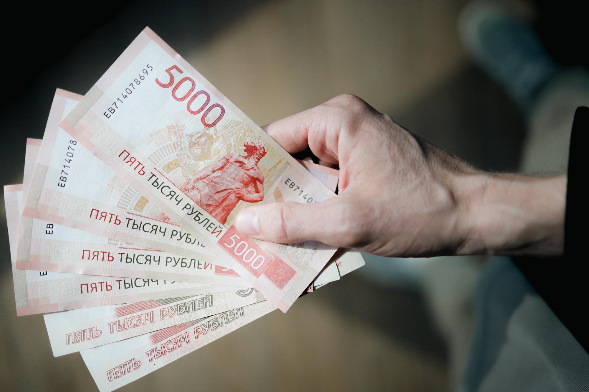 Новая выплата для работающих родителей: сколько и как получить