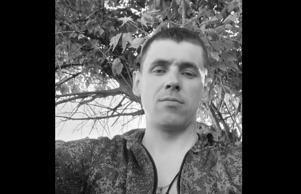В Нытве прощаются с погибшим на СВО Денисом Козловым
