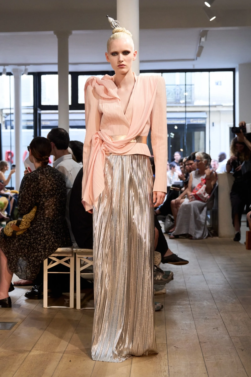 00011-ronald-van-der-kemp-fall-2026-couture-credit-gorunway.webp