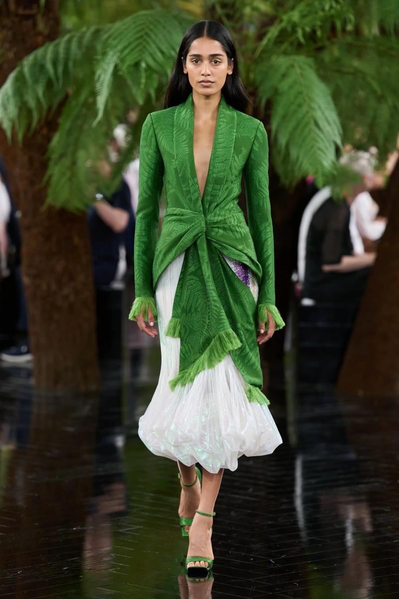 00020-christian-dior-fall-2026-couture-credit-gorunway.webp