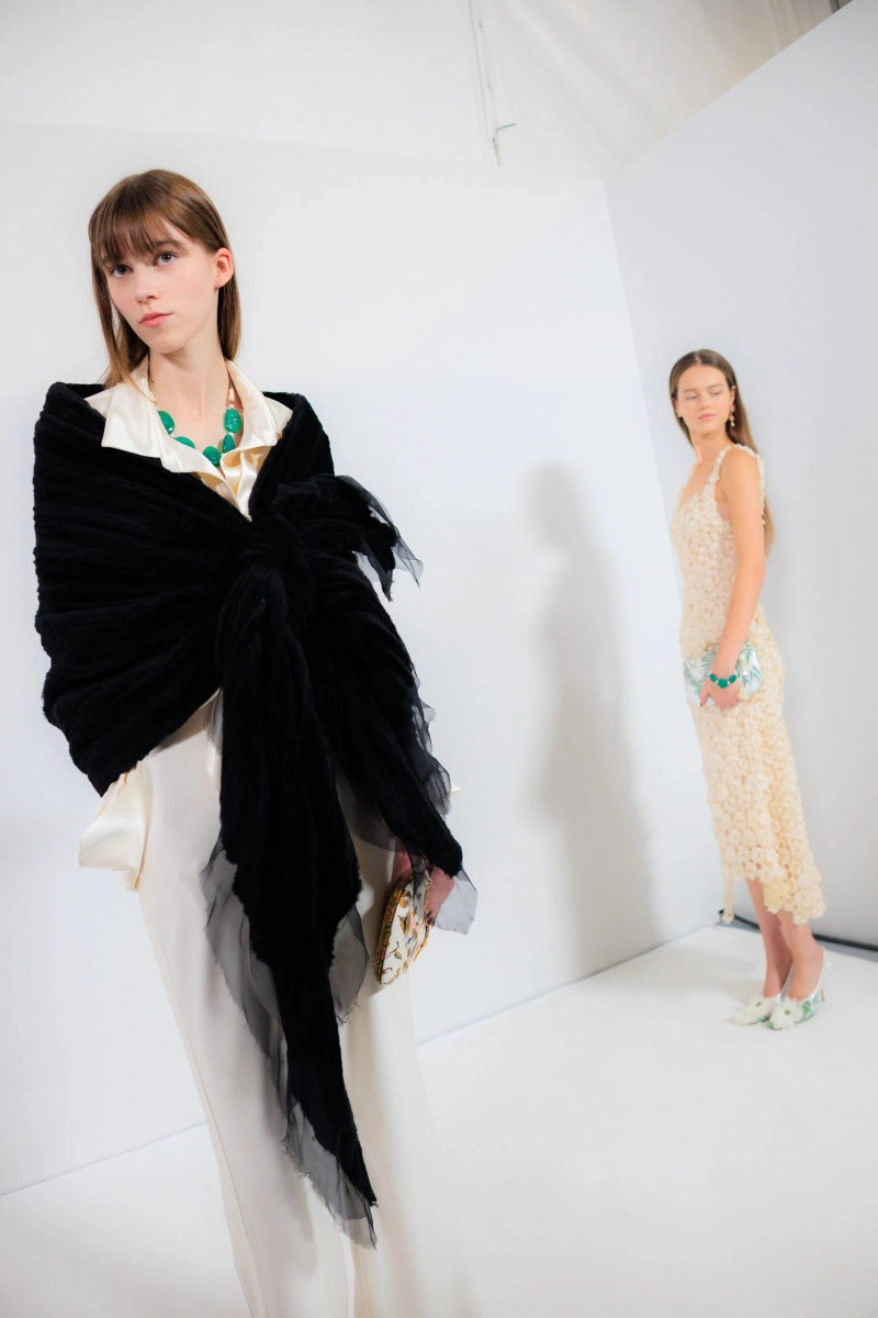 dior_pariscouturess27_backstage_acielle_38.webp