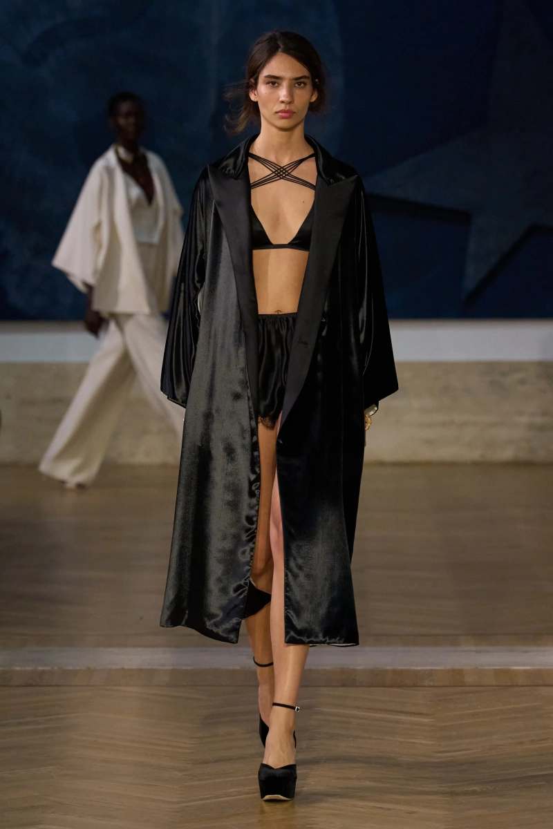 00009-fendi-fall-2026-couture-credit-gorunway.webp