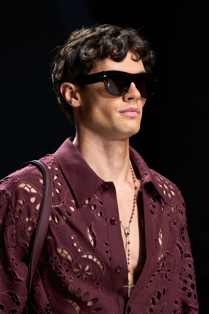 00164-dolce-and-gabbana-spring-2027-menswear-details-credit-gorunway.webp