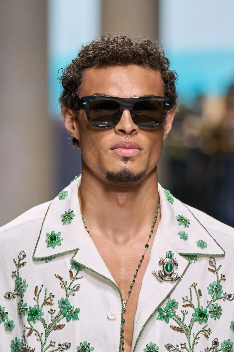 00184-dolce-and-gabbana-spring-2027-menswear-details-credit-gorunway.webp