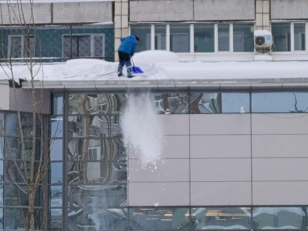 В Соликамске предпринимателя судят за неубранный снег с крыши ТЦ