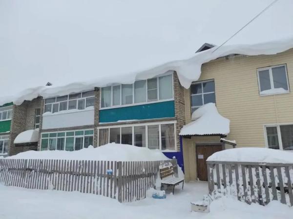 В Прикамье осудили работника УК за сход снега с крыши на женщину