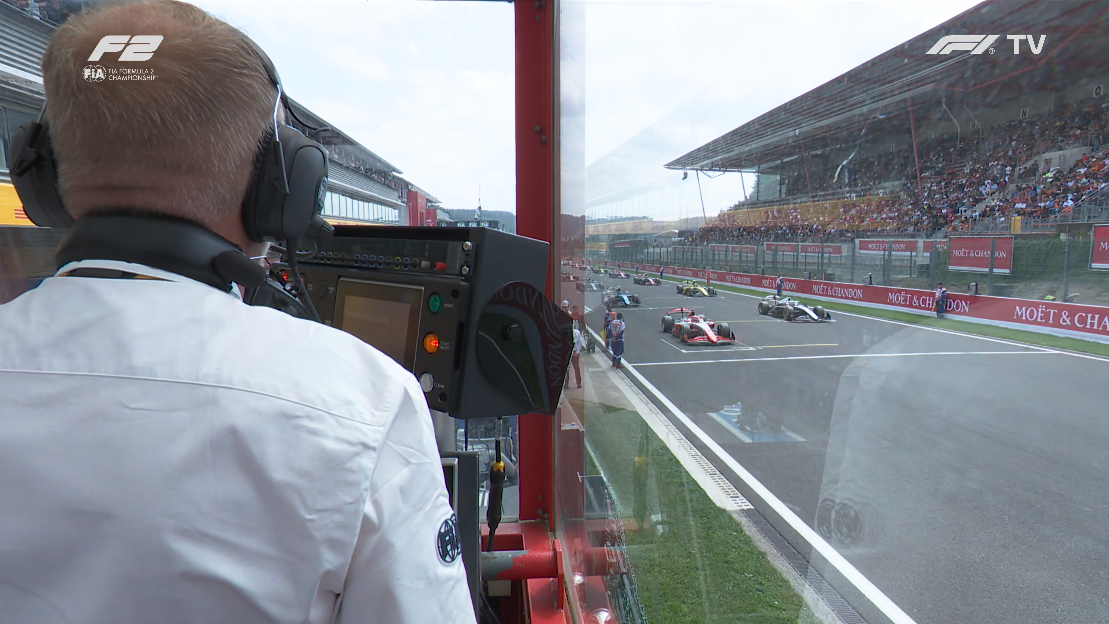 cap_01.Formula2.R08.Belgium.Race.One.F1TV.UHD.2160p.rus_00_09_53_07.jpg