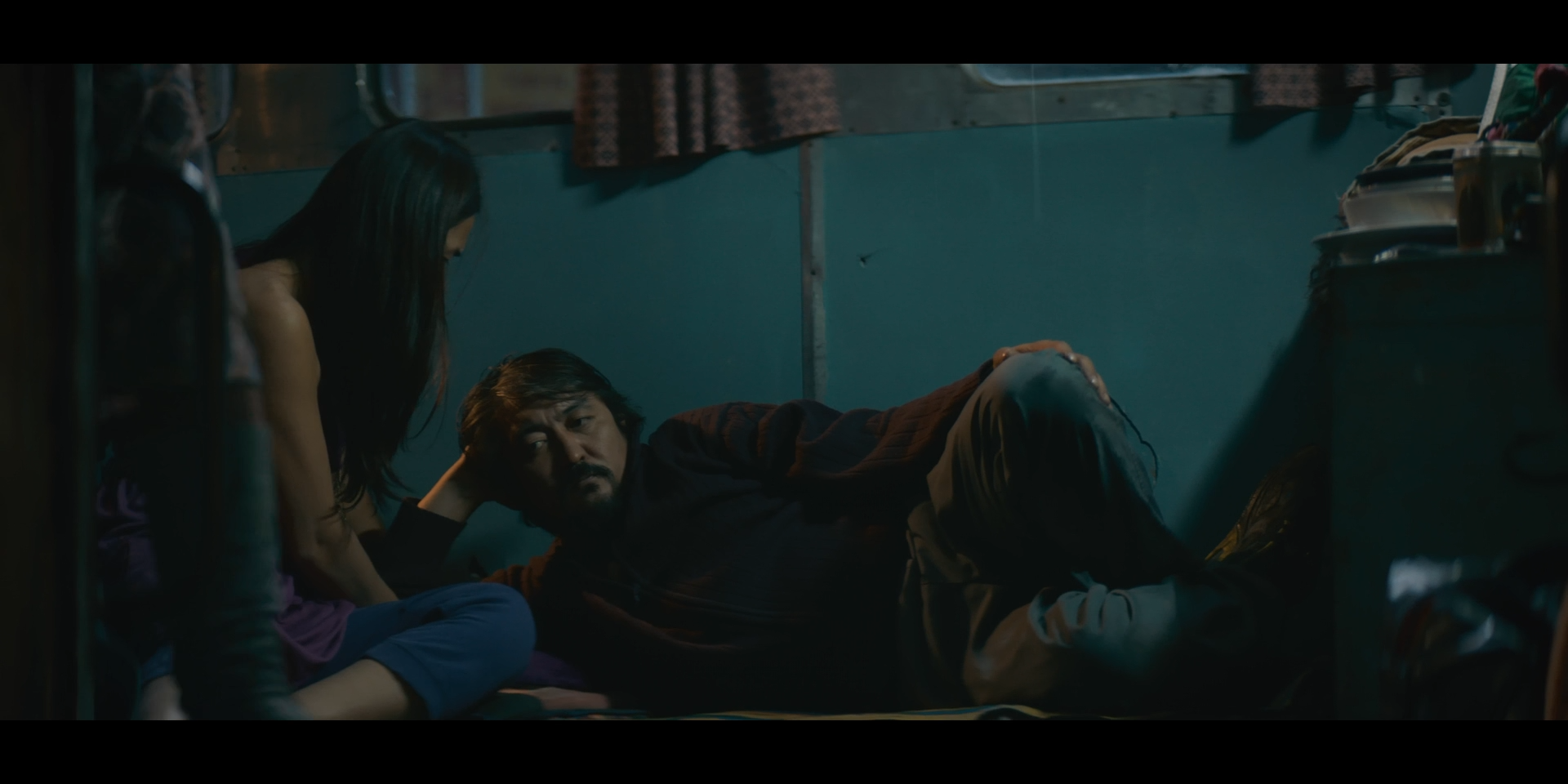 Suleiman.Mountain.2017.WEB-DL.1080p.mkv_snapshot_00.23.44.500.png
