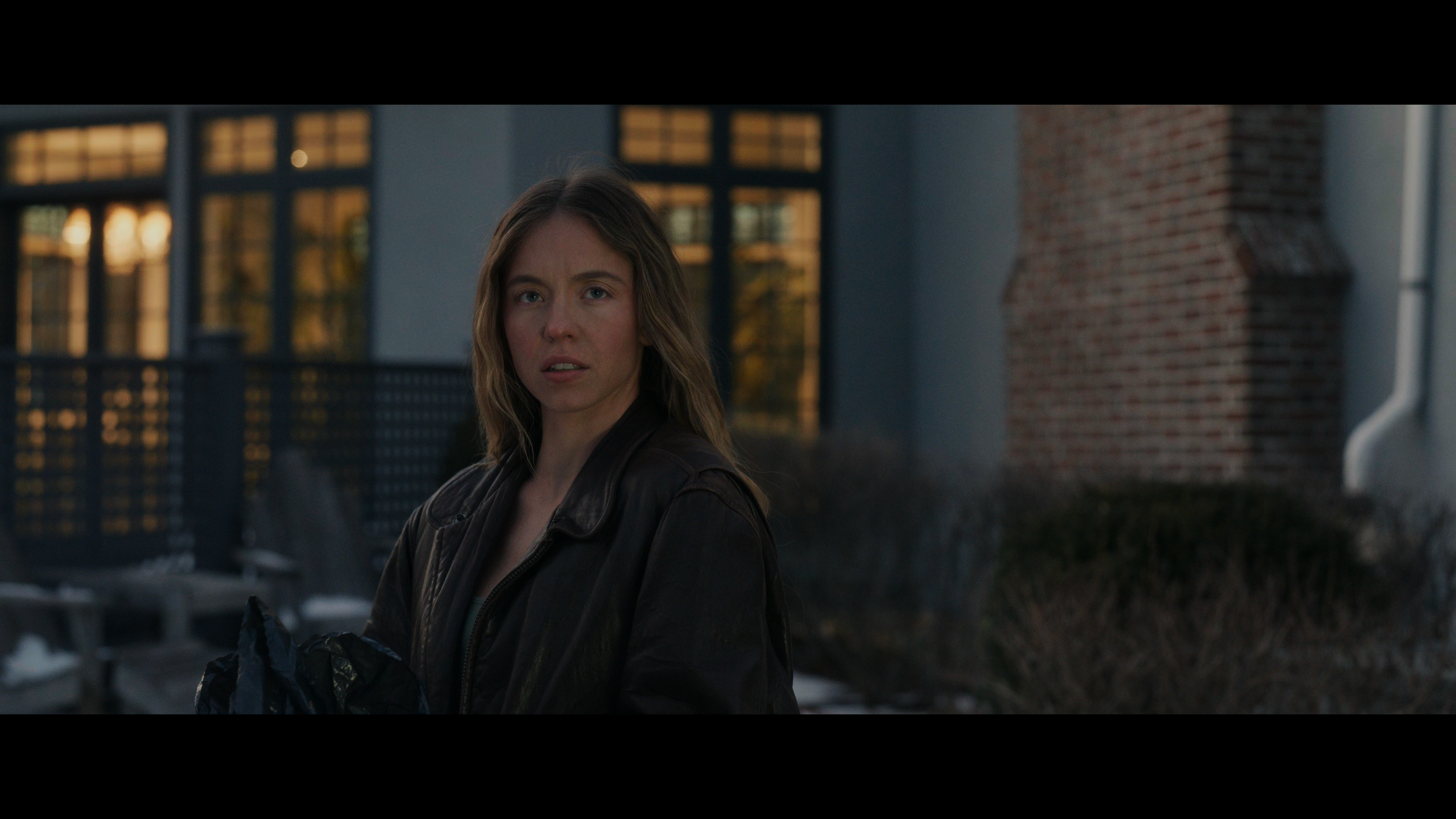 The.Housemaid.2025.BDRemux.2160p.NNMClub.mkv_snapshot_00.17.32.301.png