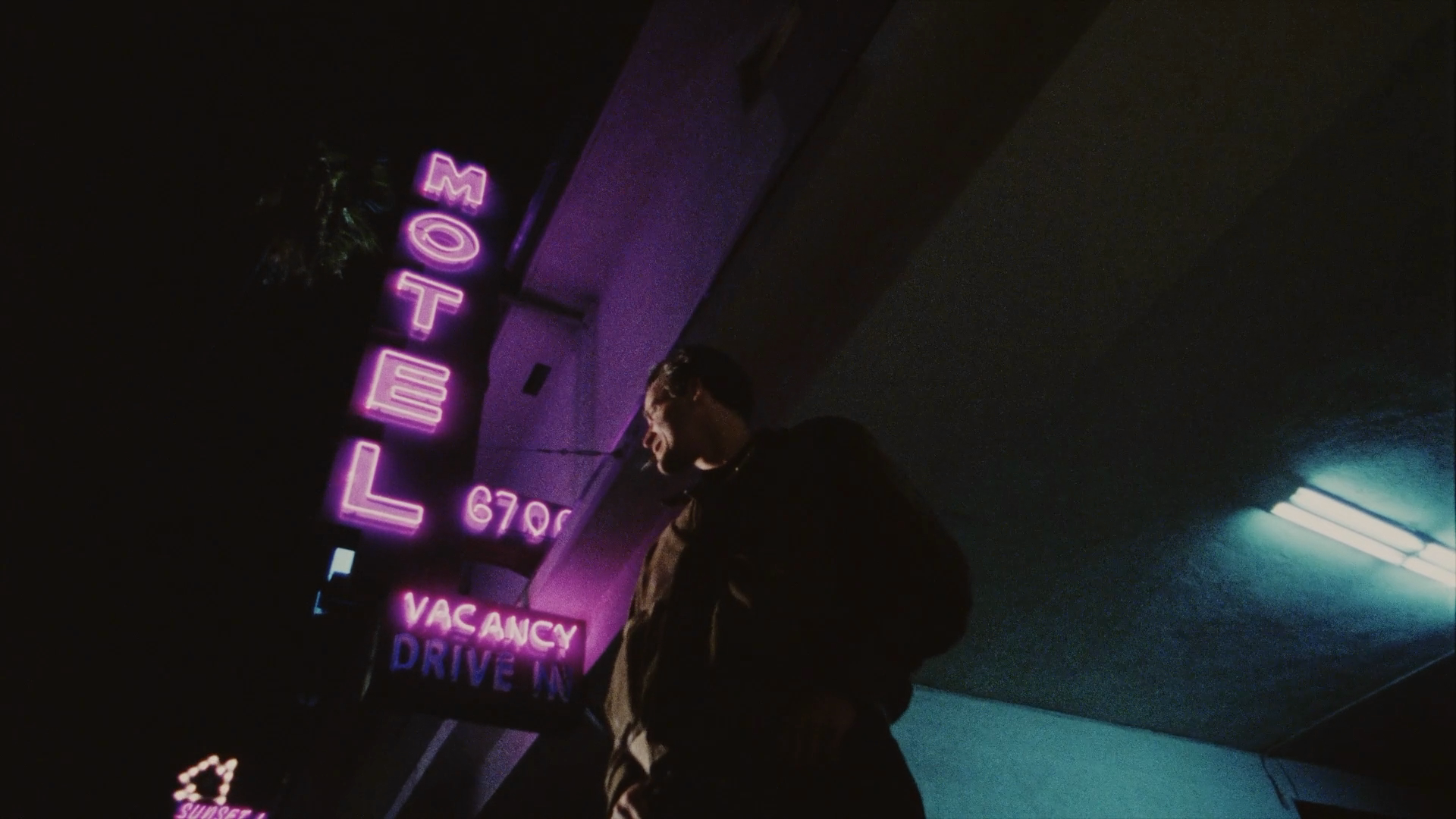 Sins.of.the.Night.1993.1080p.AMZN.WEB-DL.2xRus.Eng.mkv_20260803_184318.149.png