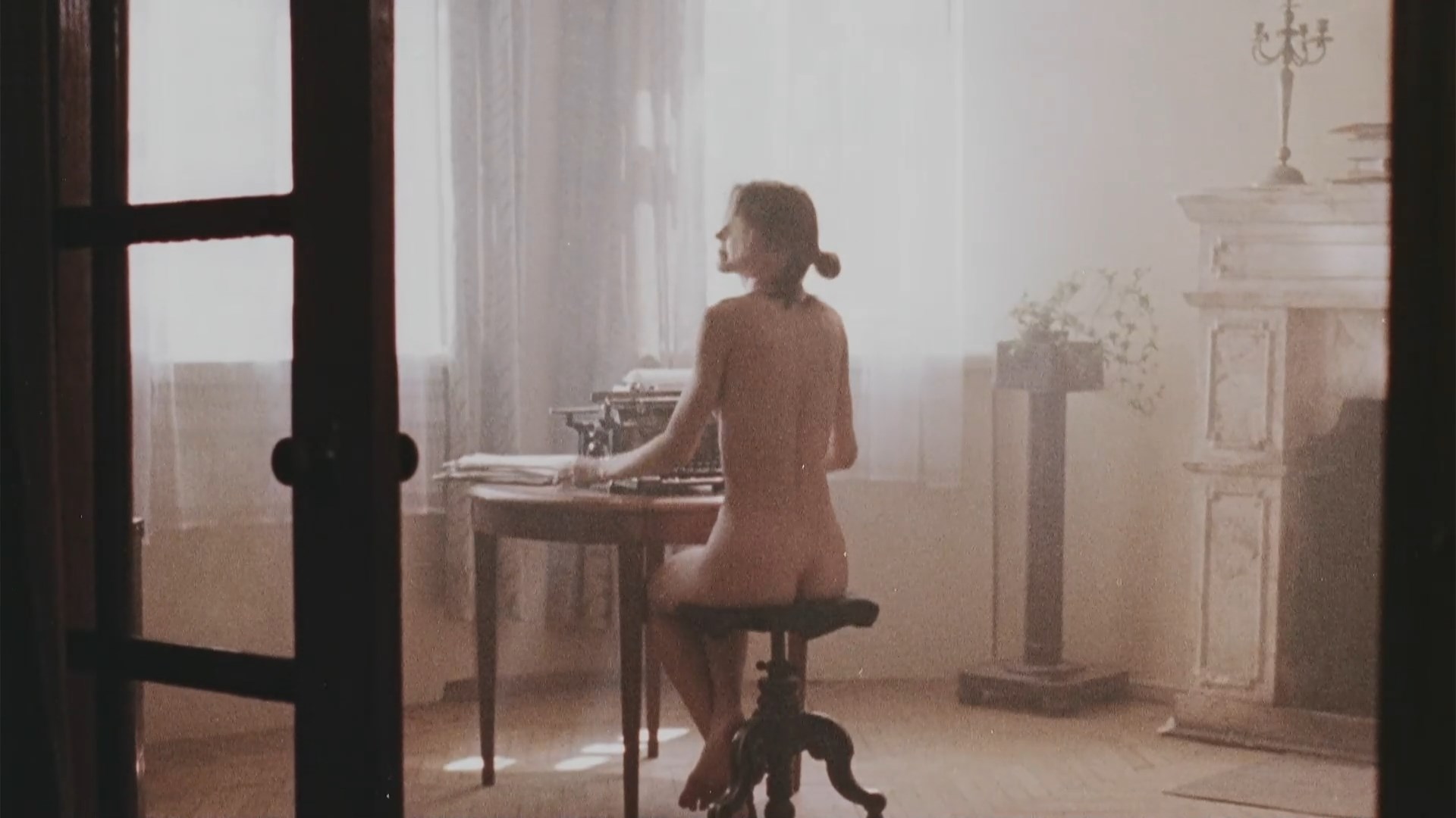 Ингеборга Дапкунайте. Подмосковные вечера (1994).4.jpg