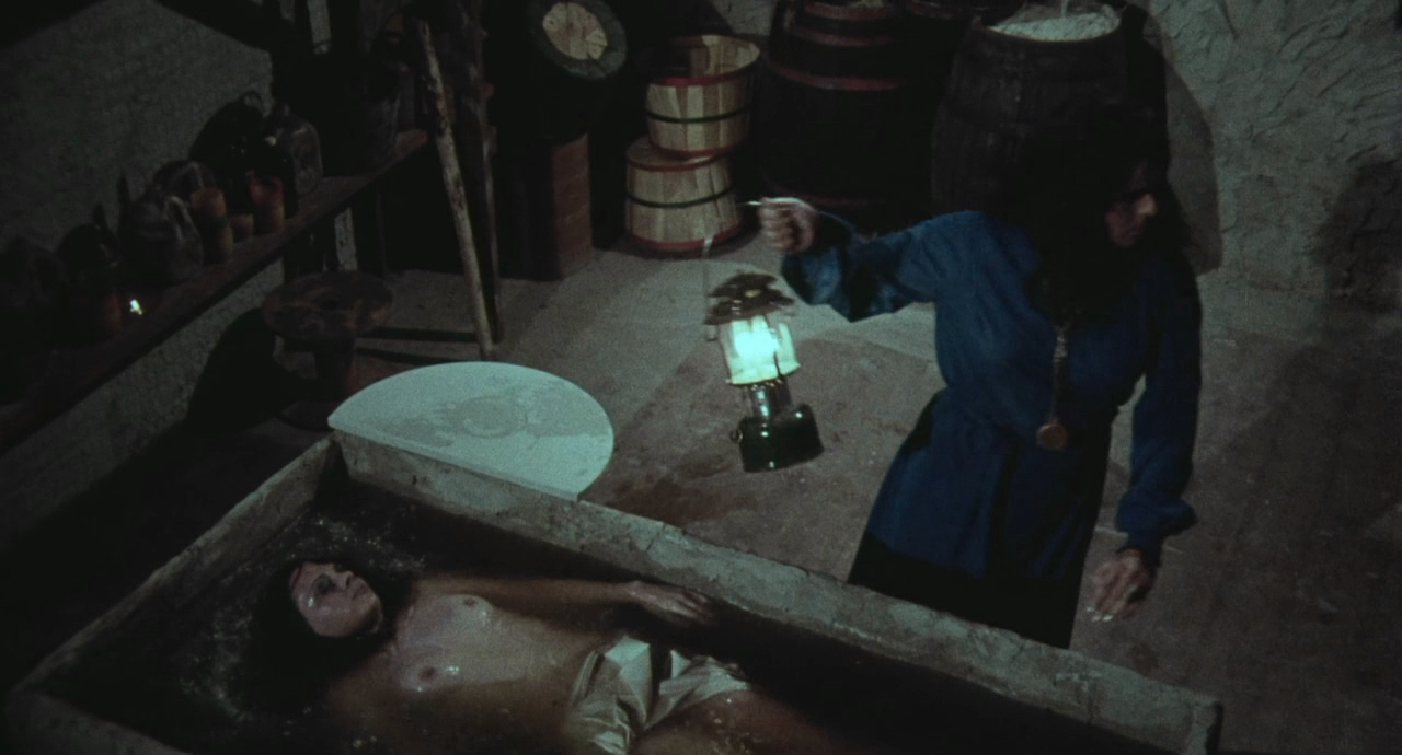 Miss.Leslies.Dolls.1973.720p.mkv_20260830_171209.622.png