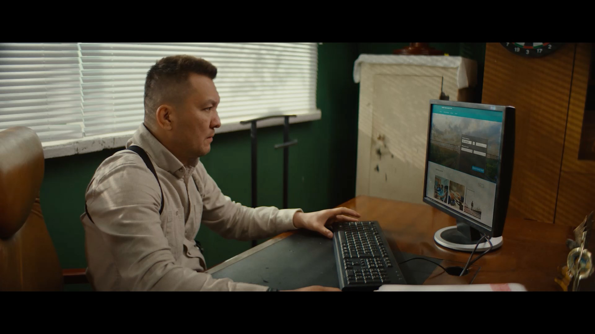 05.Майор мырза_2025.WEB-DLRip1080p.mkv_snapshot_01.15.083.jpg