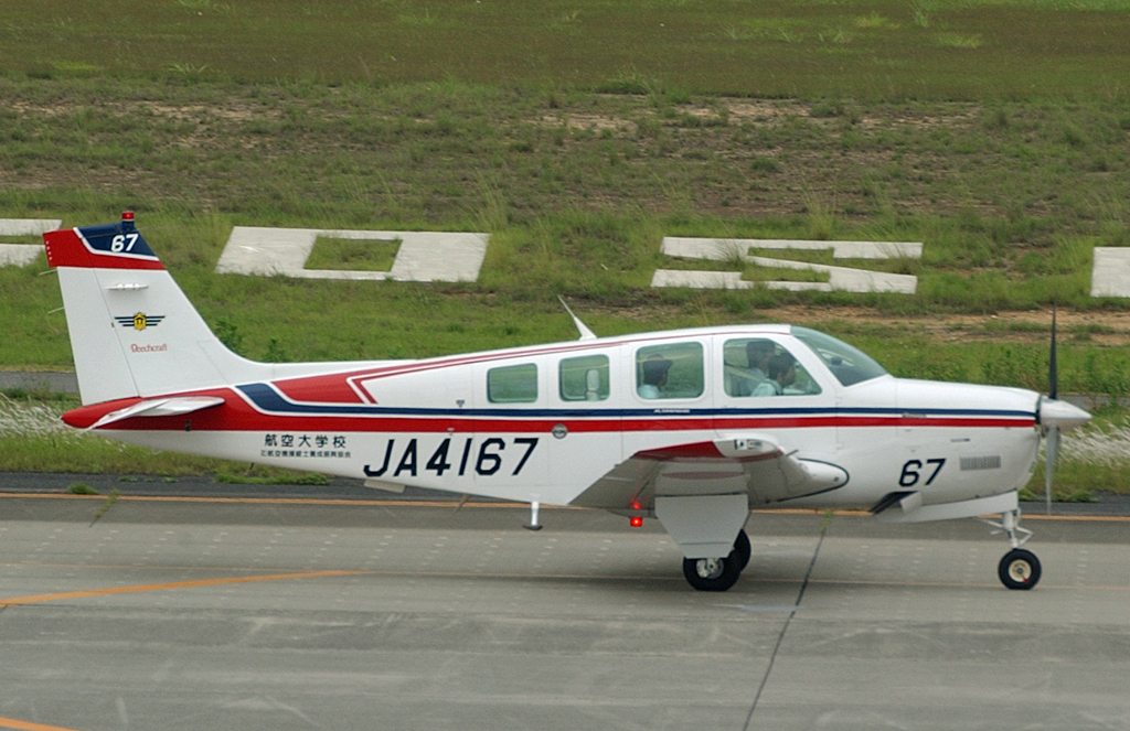 JA4167_Beech_A36_5537244739.jpg