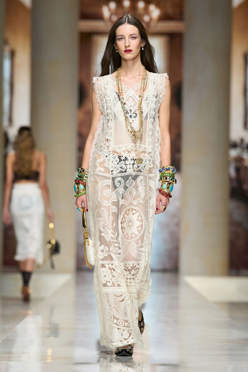 Dolce-Gabbana-Spring-Summer-2027-Runway-Magazine-7.jpg