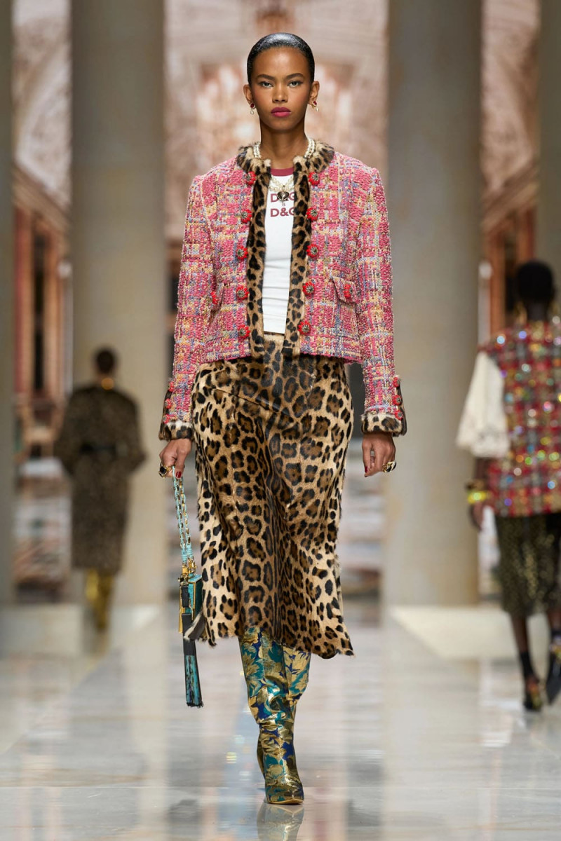 Dolce-Gabbana-Spring-Summer-2027-Runway-Magazine-17.jpg