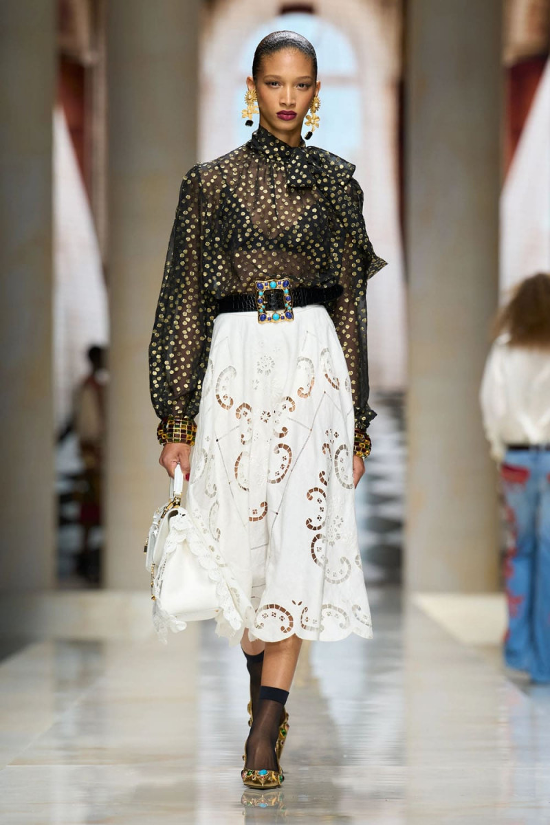 Dolce-Gabbana-Spring-Summer-2027-Runway-Magazine-13.jpg