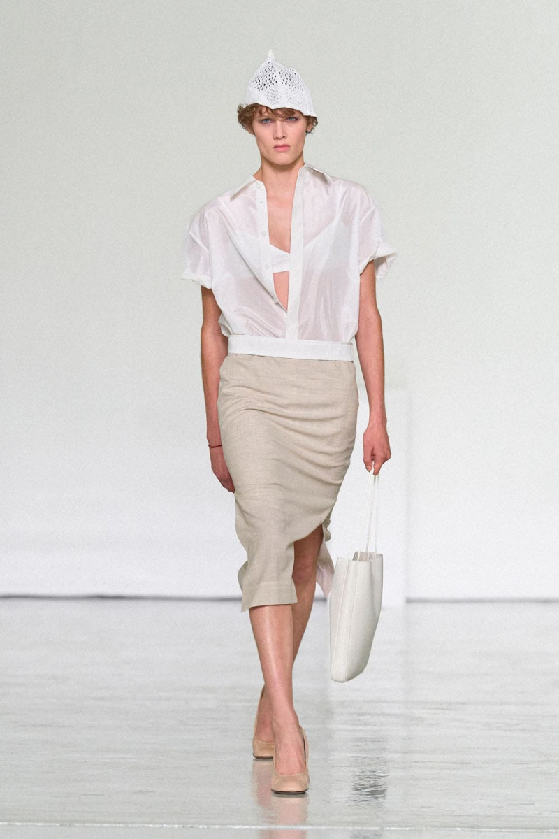 Bottega-Veneta-Spring-Summer-2027-Runway-Magazine-6.jpg