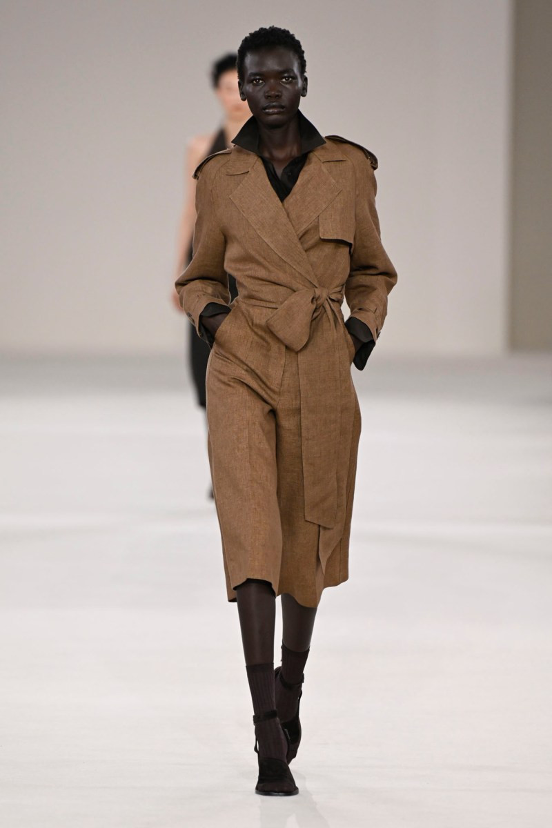 max-mara-spring-27-rtw-r-gg-007.jpg