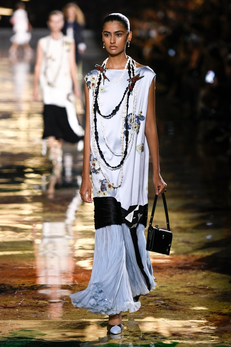 chanel-spring-2027-rtw-r-dm-0030.jpg