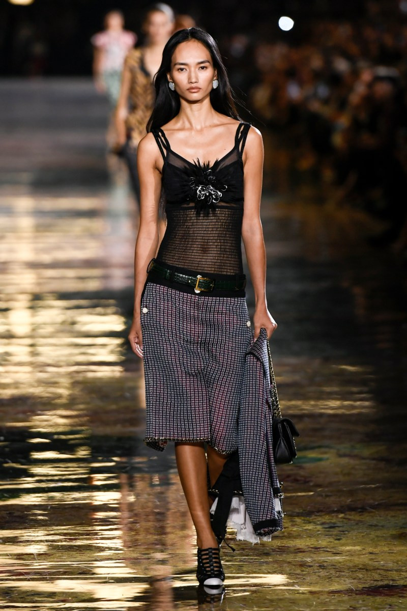 chanel-spring-2027-rtw-r-dm-0017.jpg