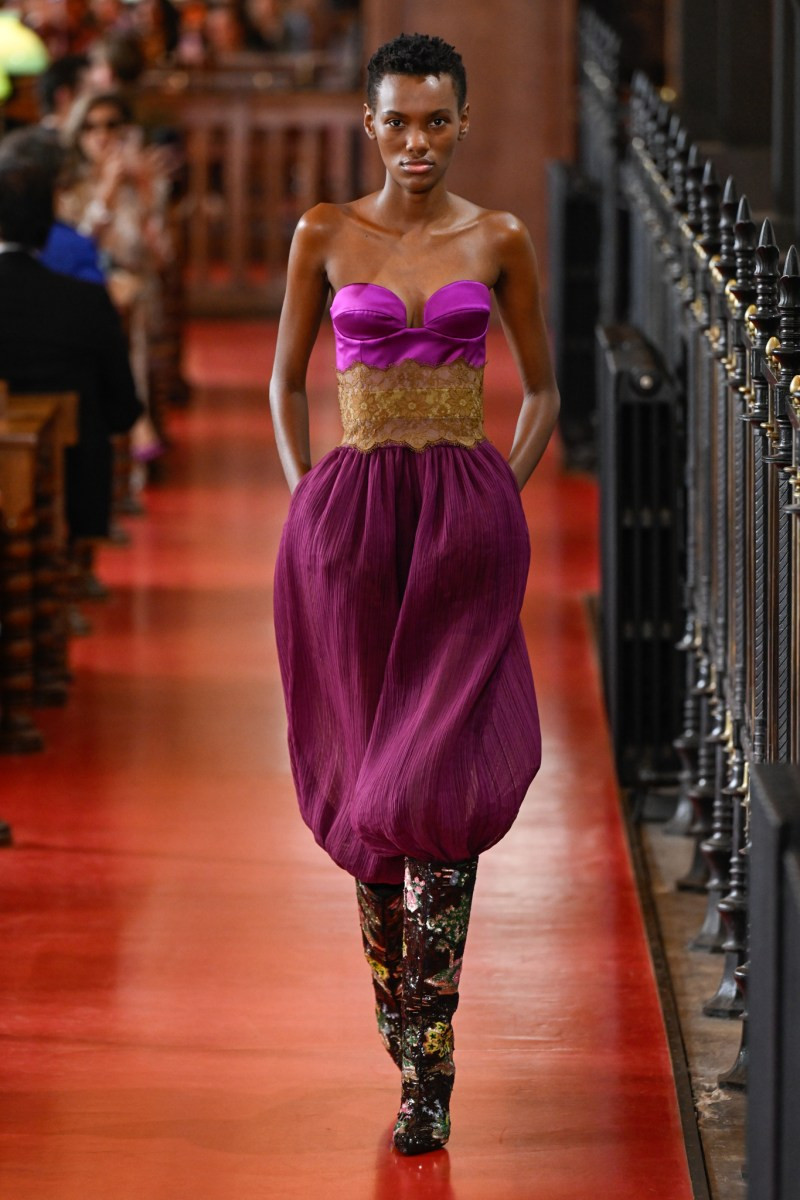 valentino-spring-27-rtw-pfw-r-gg-009.jpeg
